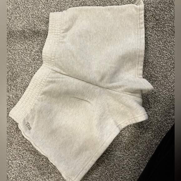 tna cozy perfect 2” shorts - Picture 3 of 3